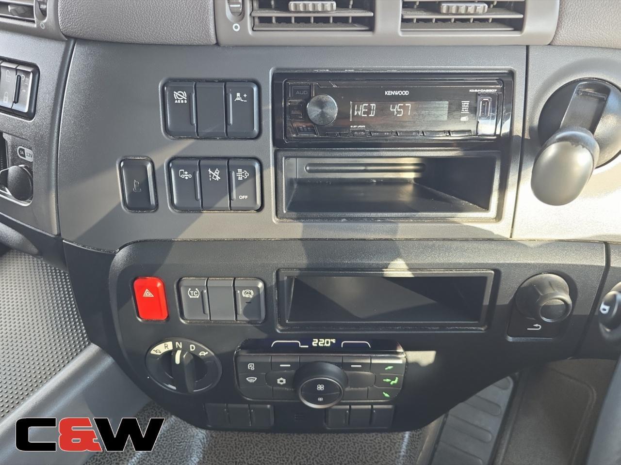 Vehicle image 32
